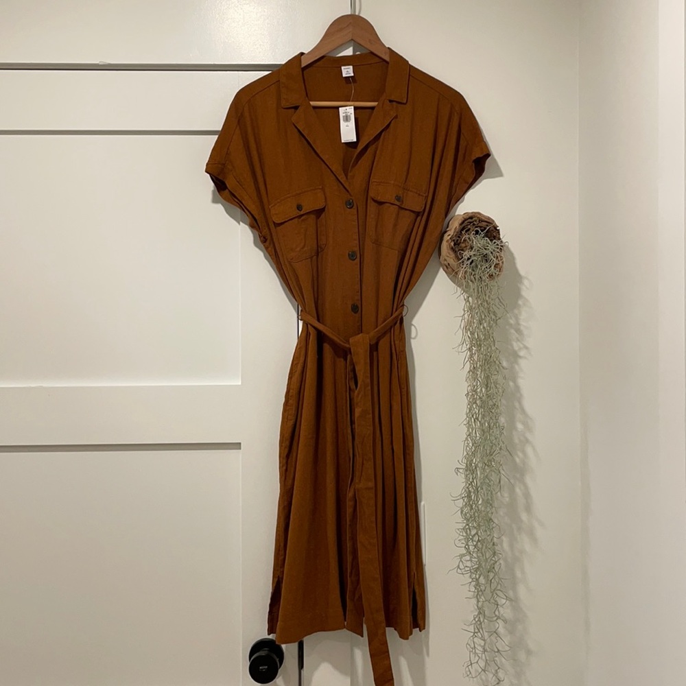 Old navy belted button dress with short sleeves